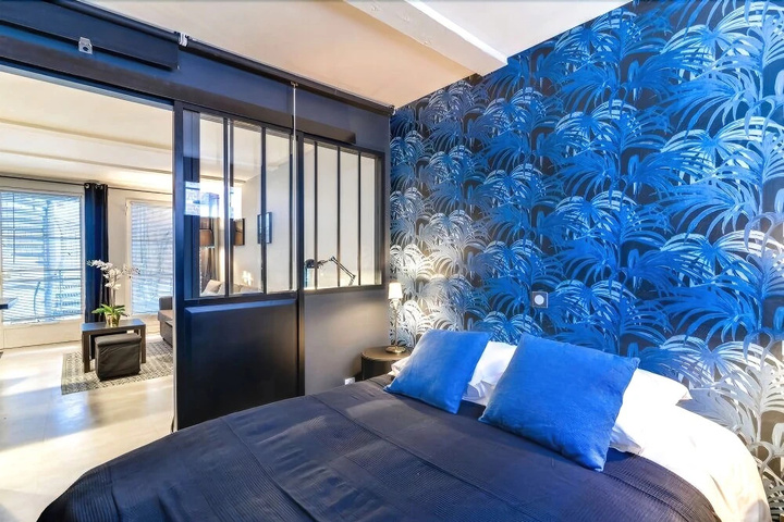 Room 4 of 10