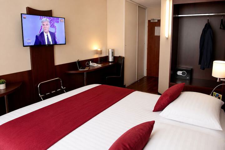 Room 31 of 77