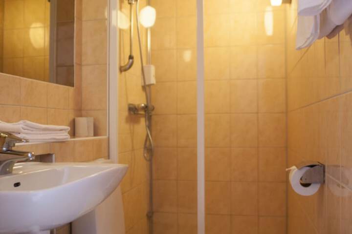 Room 15 of 70