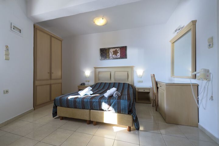 Room 4 of 26