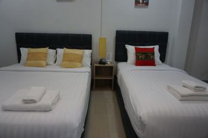 Room 12 of 27