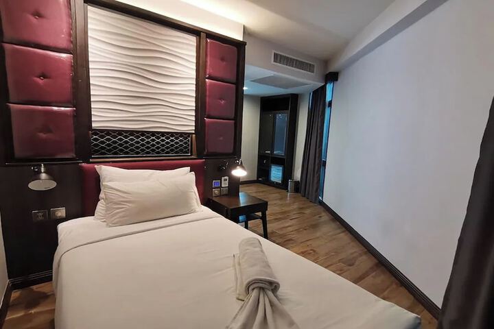 Room 7 of 31