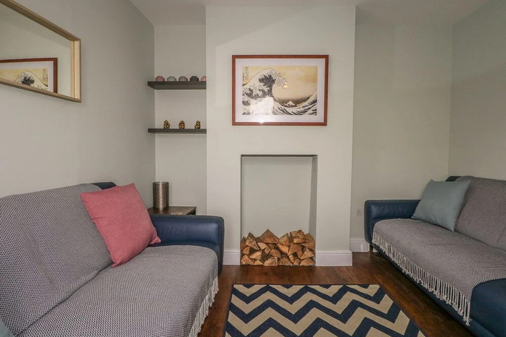 Room 10 of 19