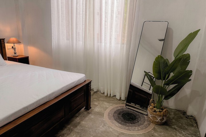 Room 12 of 26