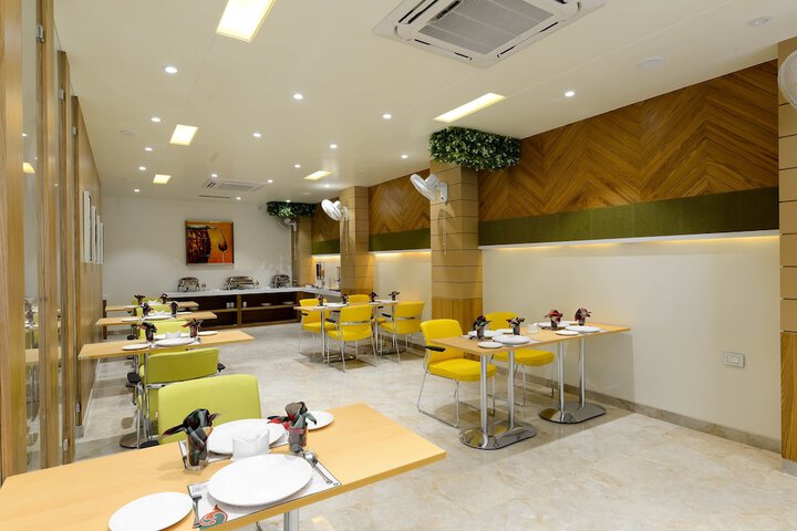 Dining 55 of 85