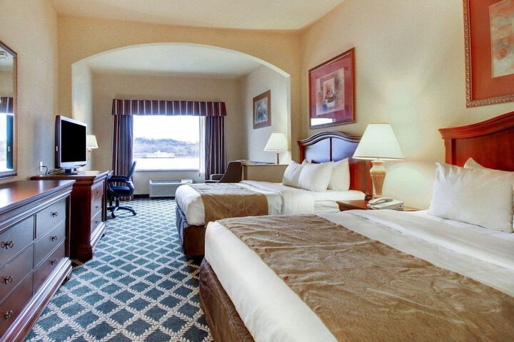Room 15 of 33