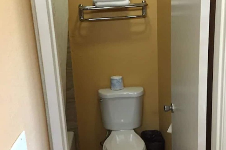 Room 12 of 17