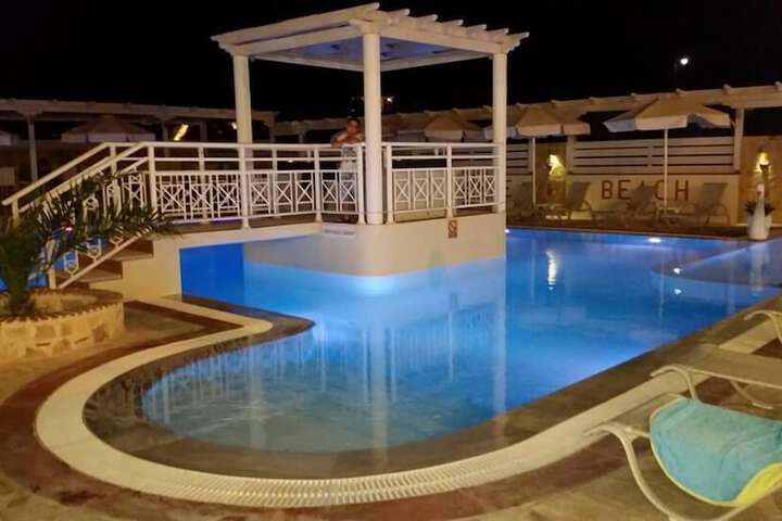 Hotel with Pool