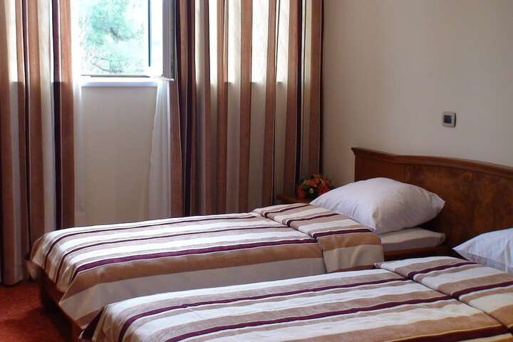 Room 3 of 31
