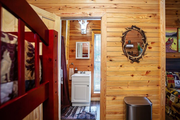 Room 12 of 16