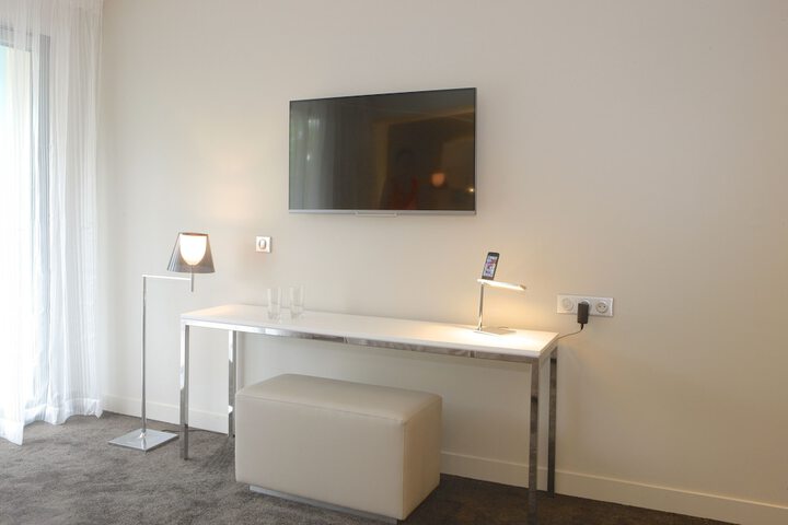 Room 5 of 43