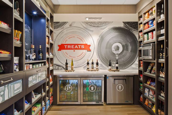 Snack bar
