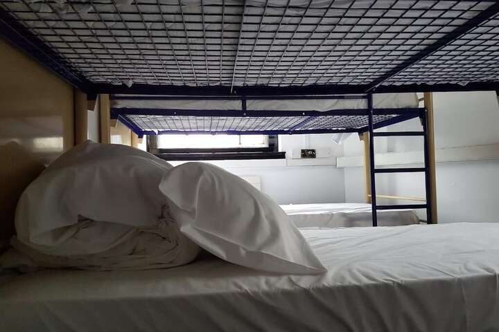 Room 13 of 38