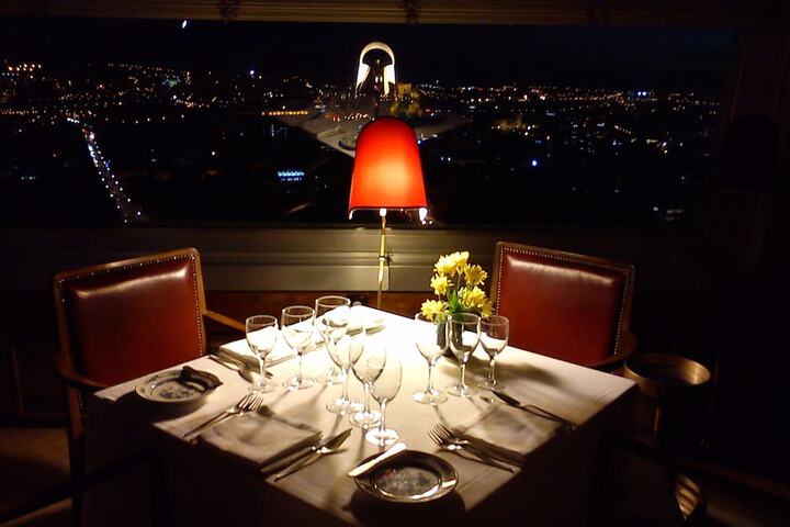 Dining 26 of 34