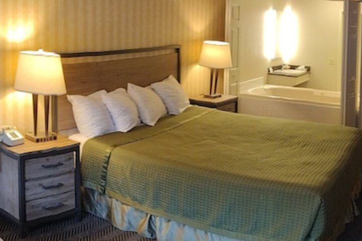 1 King Bed (15 of 16)