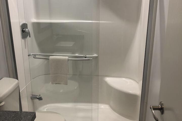 Room 15 of 46