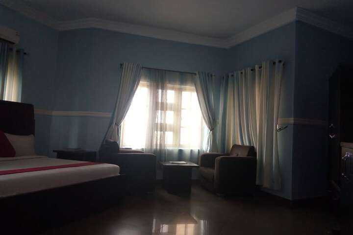 Room 7 of 30