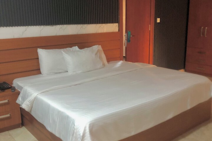 Room 2 of 19