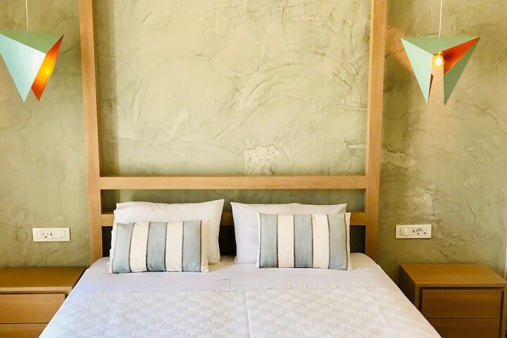 Room 11 of 50