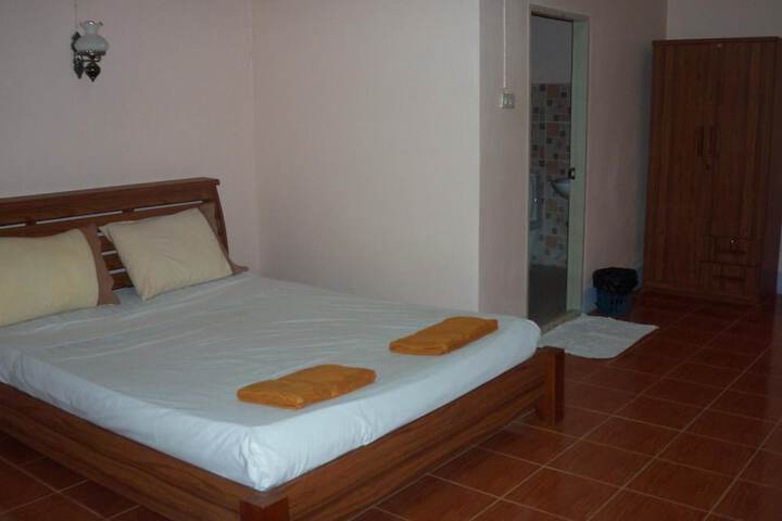 Room 13 of 26