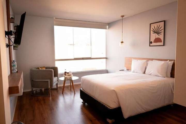 Room 4 of 25