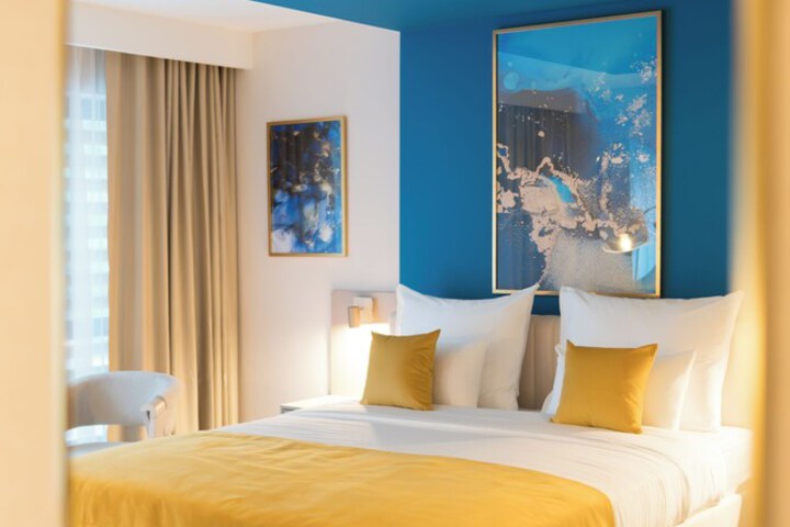 Room 4 of 41