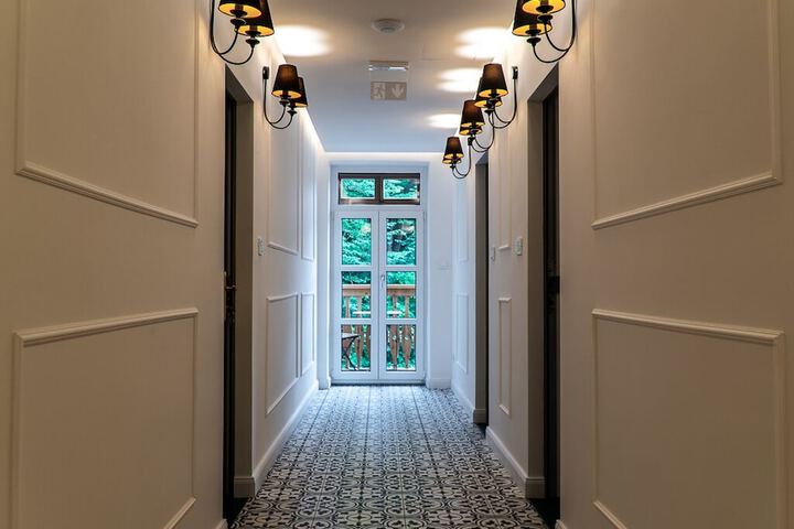 Ballroom/Hall 33 of 37