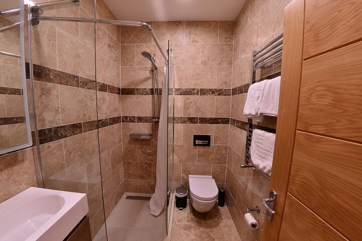 Room 45 of 90
