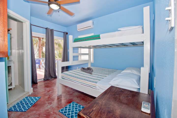 Room 3 of 53