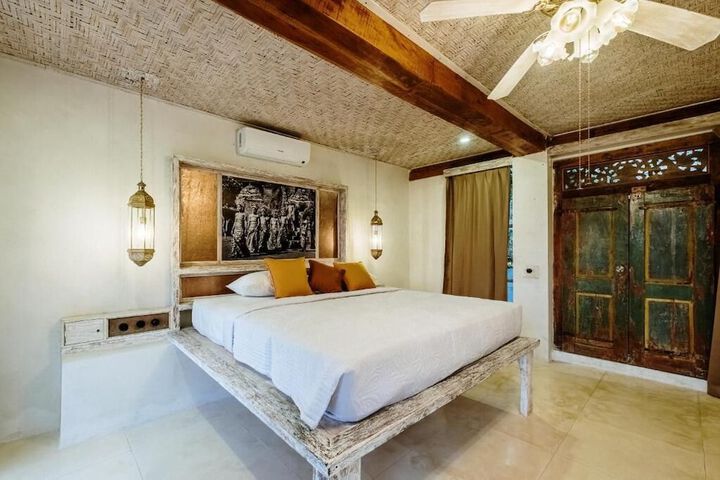 Room 4 of 26