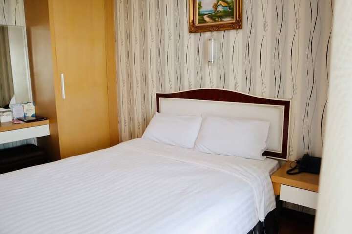 Room 11 of 41