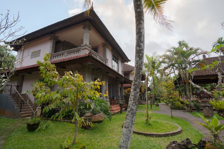 Hotel Exterior 162 of 193
