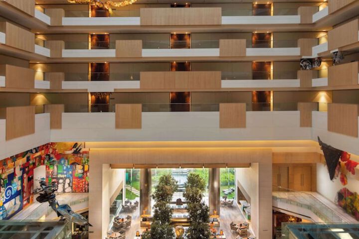 Entrance & Lobby