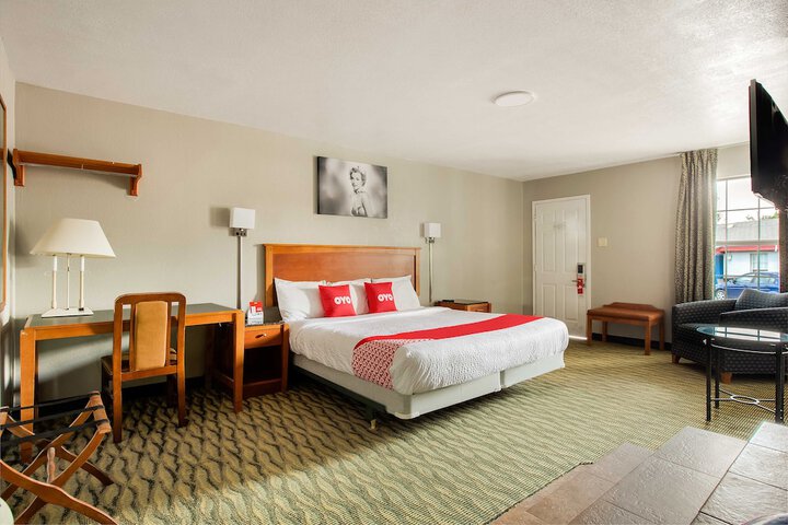 Interstate Motel by OYO Rooms in Dallas, TX