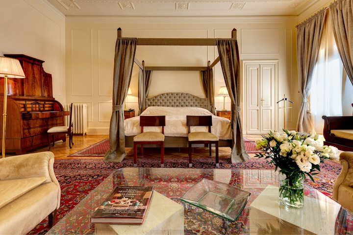 Room 35 of 150