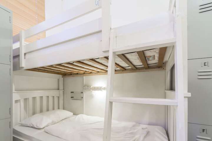 Room 28 of 43