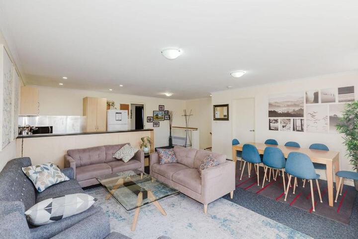Image of Silvertrees 2 1 McLure Cir