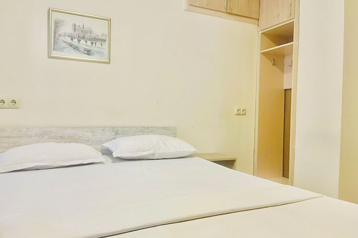 Room 6 of 146