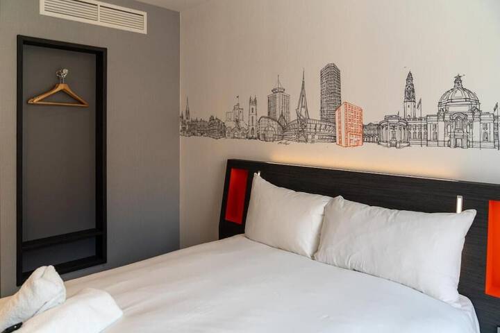 Room 18 of 52