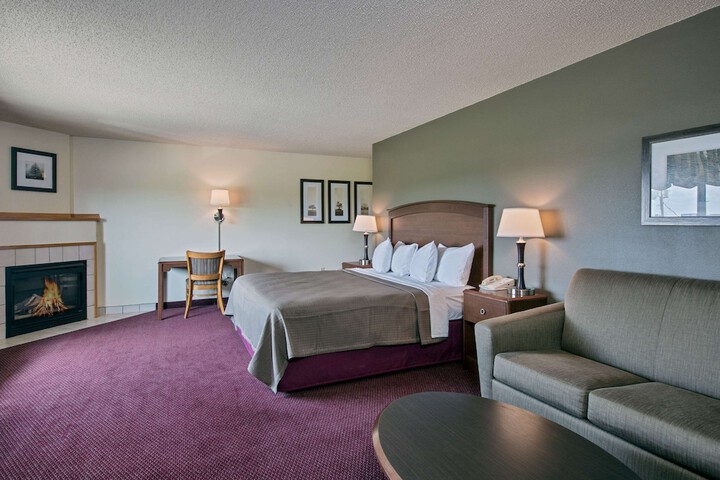 1 King Bed Efficiency (10 of 32)