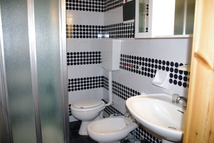 Room 17 of 22