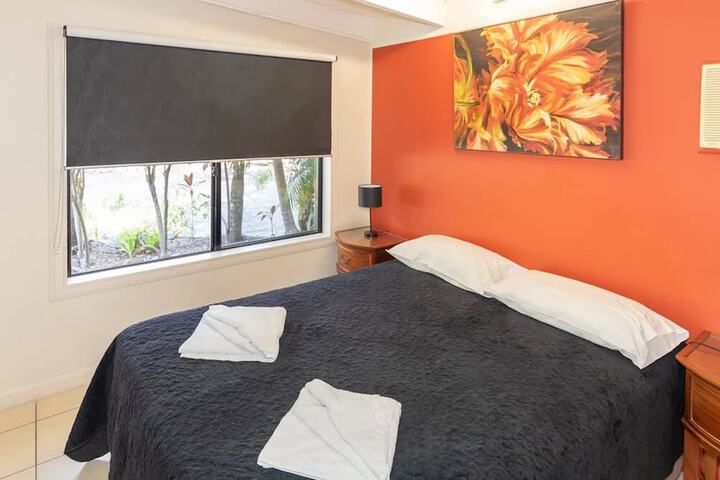 Room 4 of 63