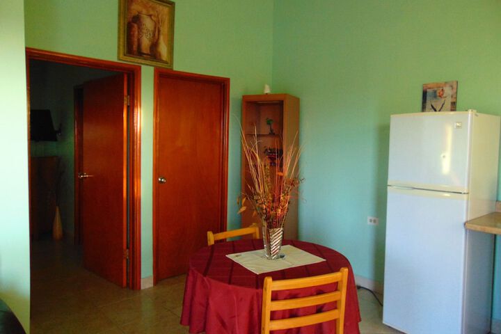 Room 32 of 193
