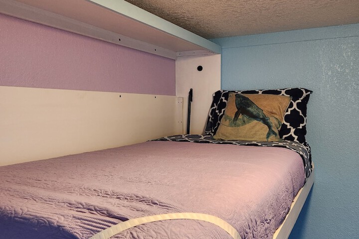 Room 17 of 222