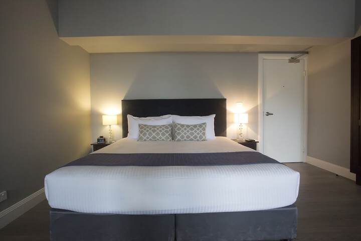 Room 4 of 34