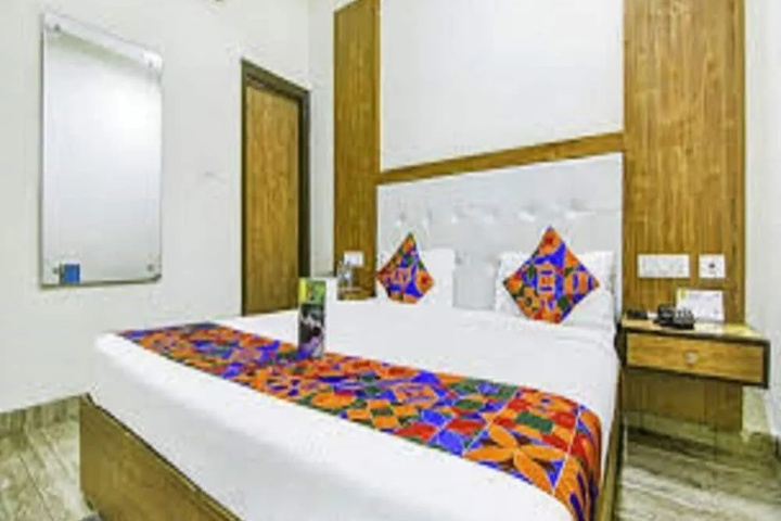 Room 5 of 14