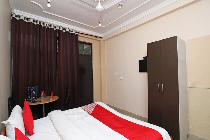 Room 10 of 25