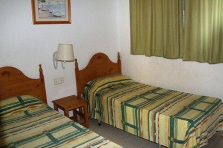 Room 10 of 31