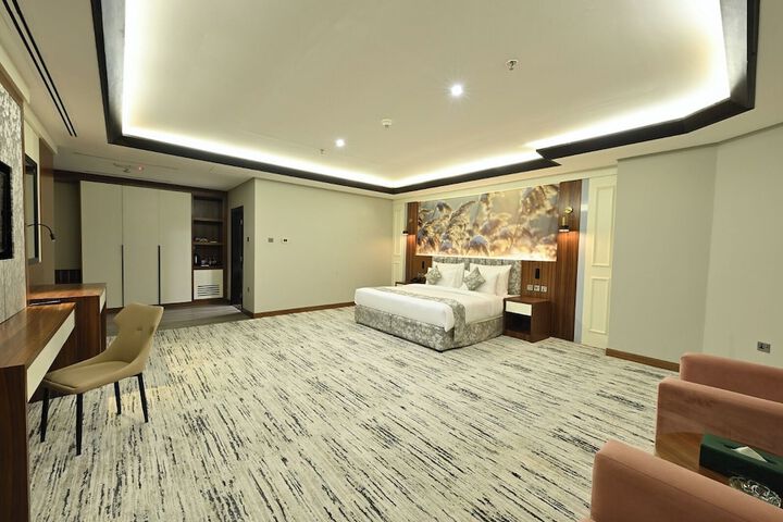 Room 12 of 39