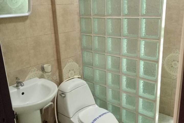 Room 16 of 33